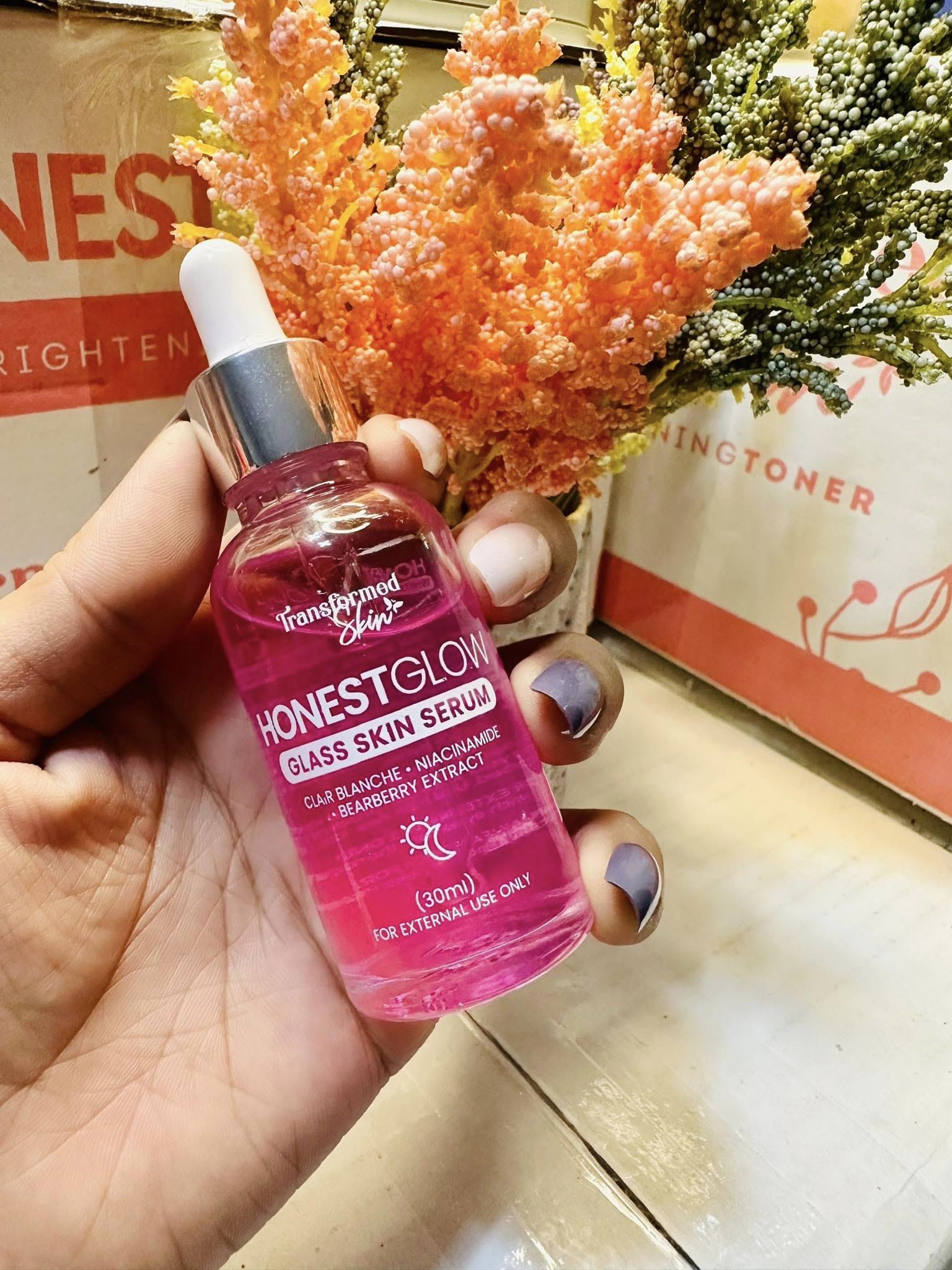 Luminous Renewal: Honest Glow Glass Skin Serum - Image 3